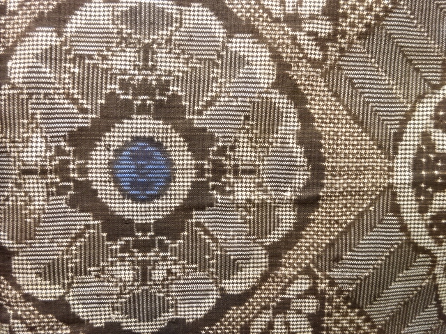 アンティーク　華紋織出し本場泥大島紬着物（龍郷）